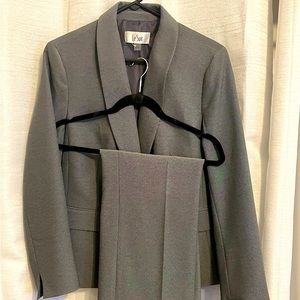 Womens Le Suit Grey Pant Suit